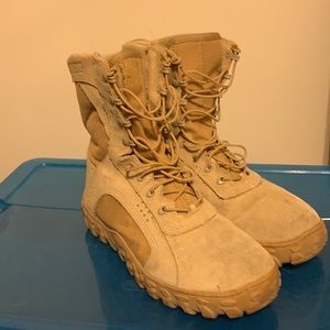 Mens boots